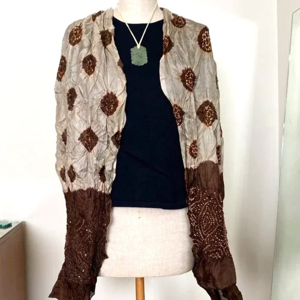 Biasa Shoulder and Sleeve Shawl
